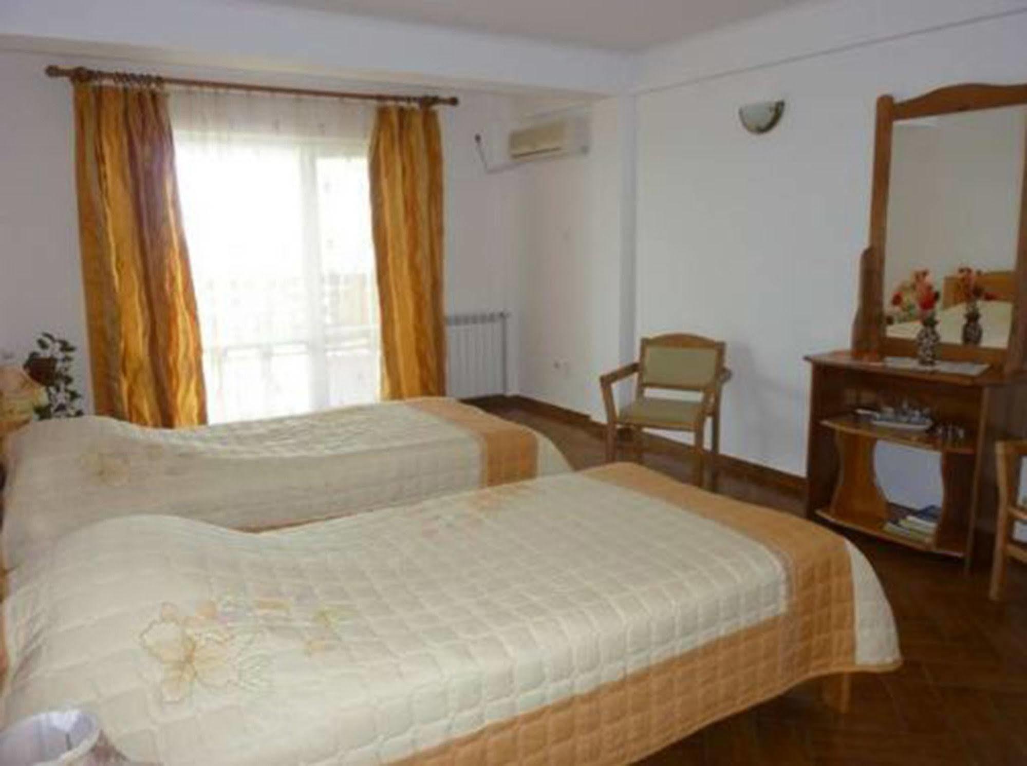 Hotel Wels Băltenii de Sus Exteriér fotografie